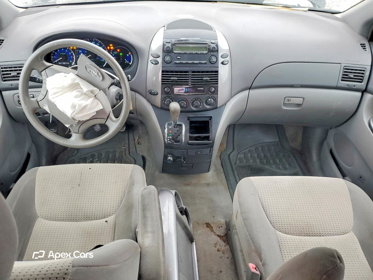 Toyota Sienna 2010