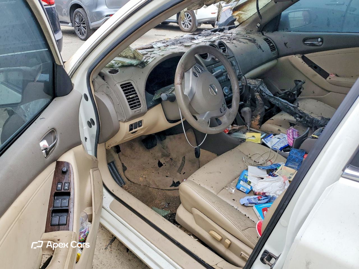 Nissan Altima 2010
