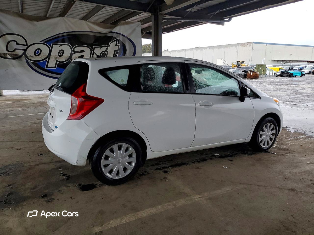 Nissan Versa 2015