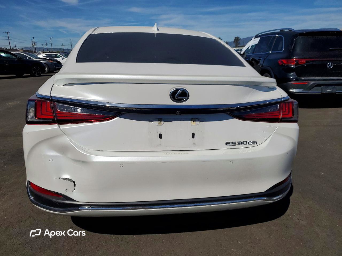 Lexus ES 2024