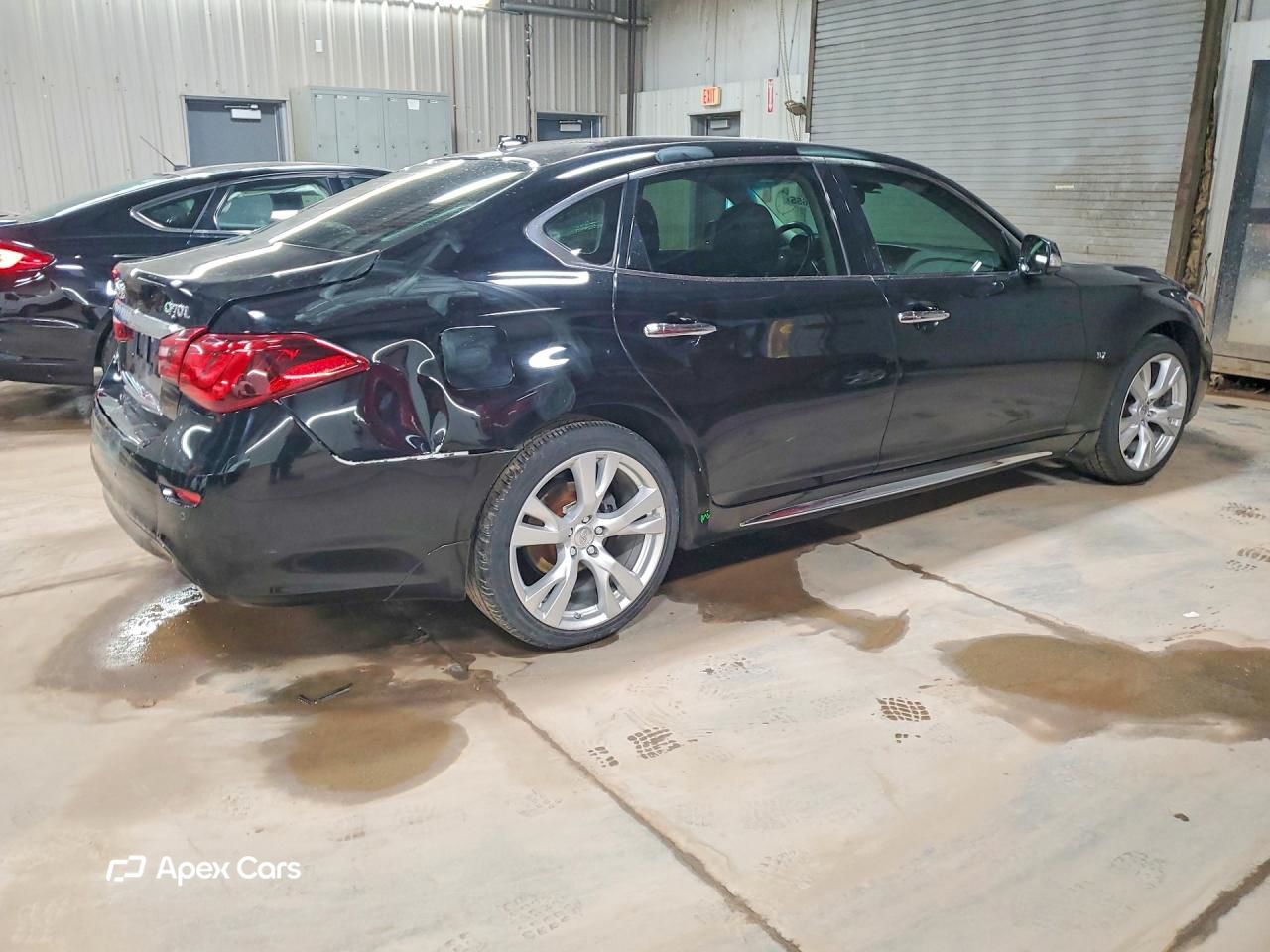 Infiniti Q70 2015