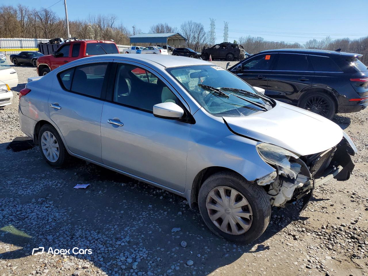 Nissan Versa 2016