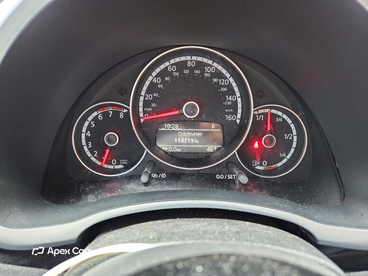 Volkswagen Beetle 2013
