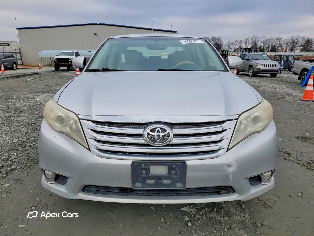 Toyota Avalon 2011