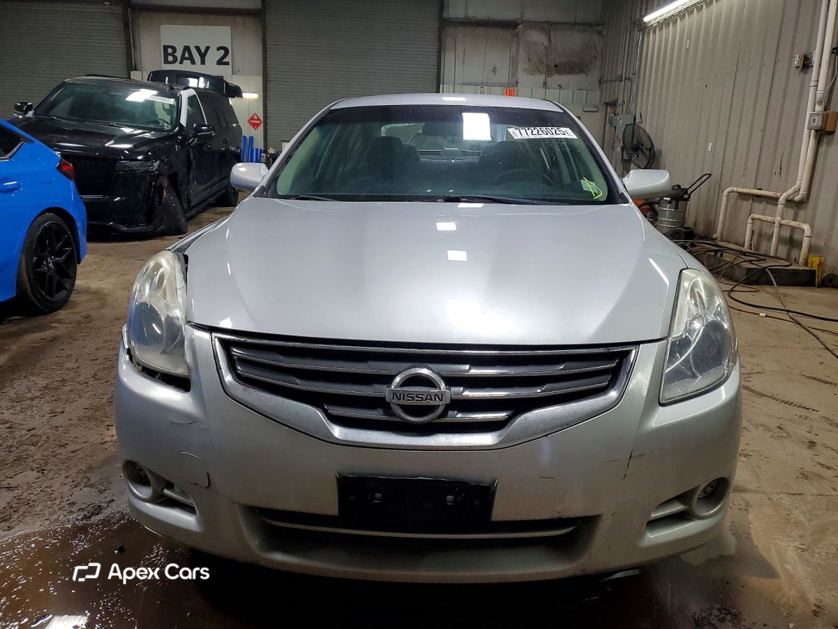 Nissan Altima 2012
