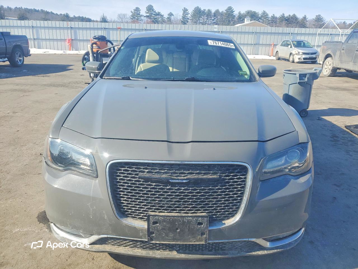 Chrysler 300 2017