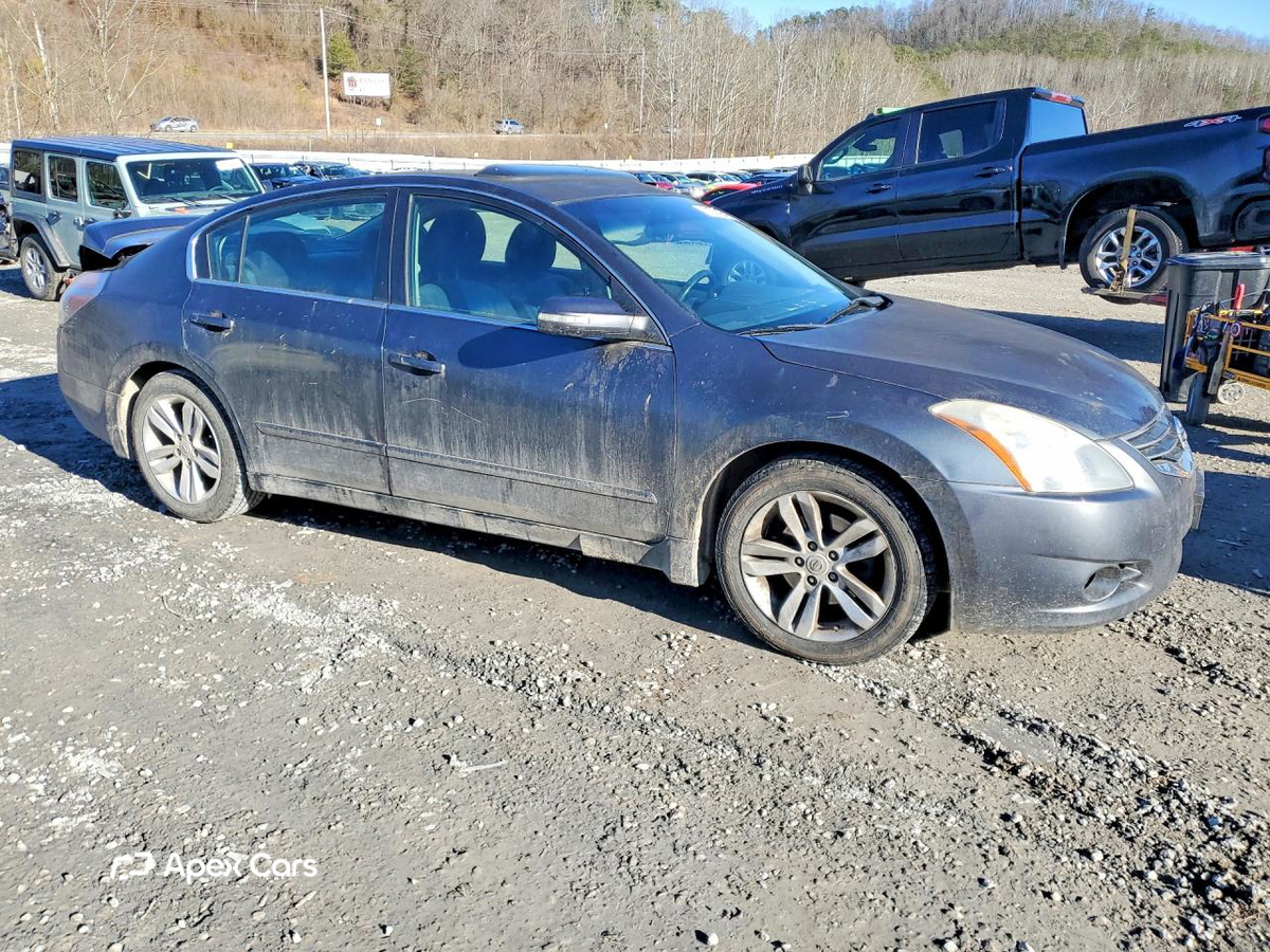 Nissan Altima 2011