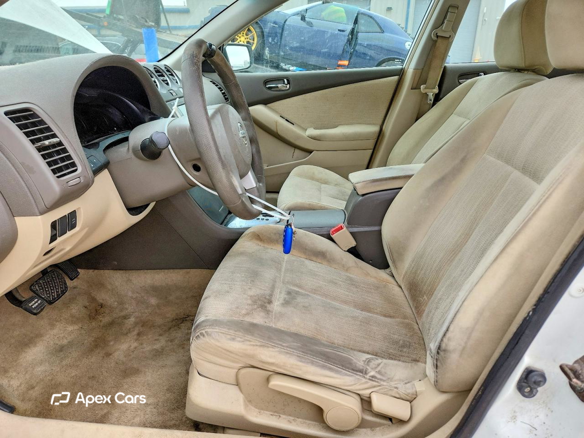 Nissan Altima 2010