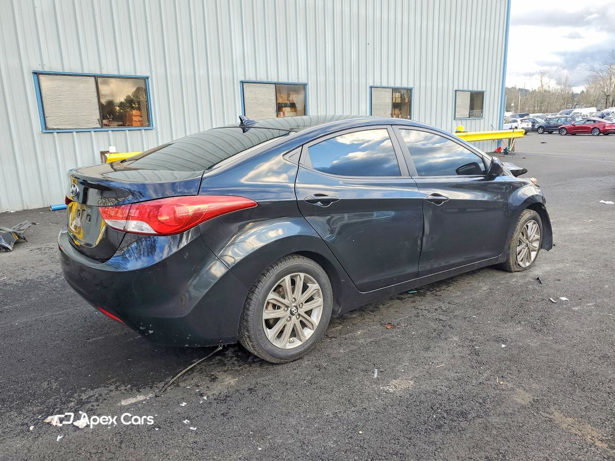 Hyundai Elantra 2012