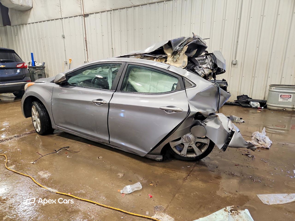Hyundai Elantra 2012
