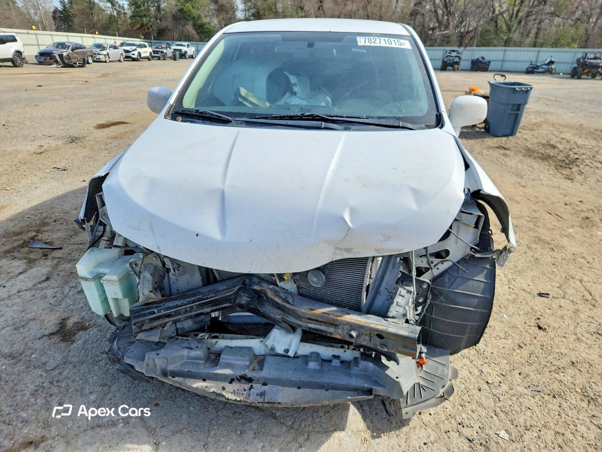 Nissan Versa 2011