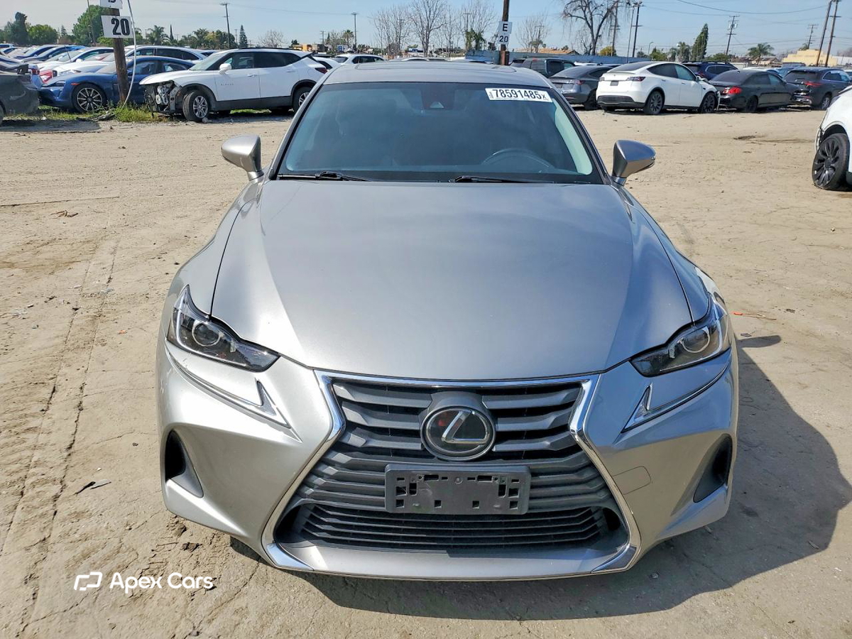 Lexus IS 2019