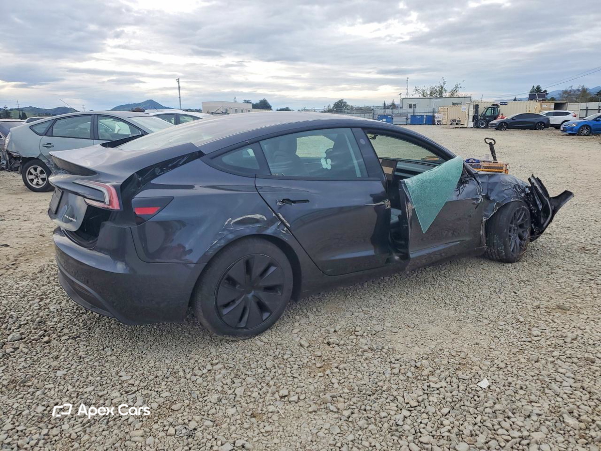 Tesla Model 3 2025