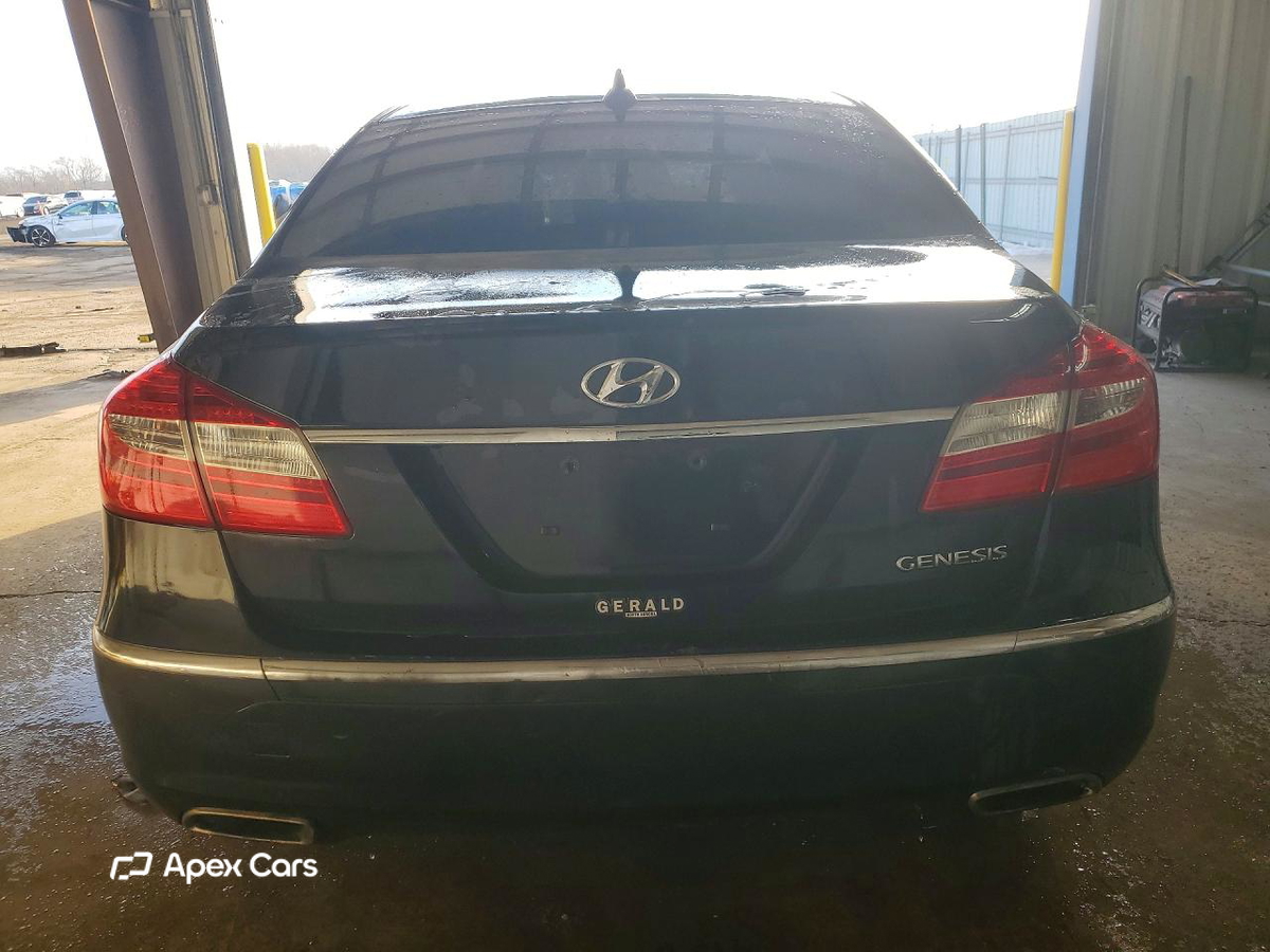 Hyundai Genesis 2012