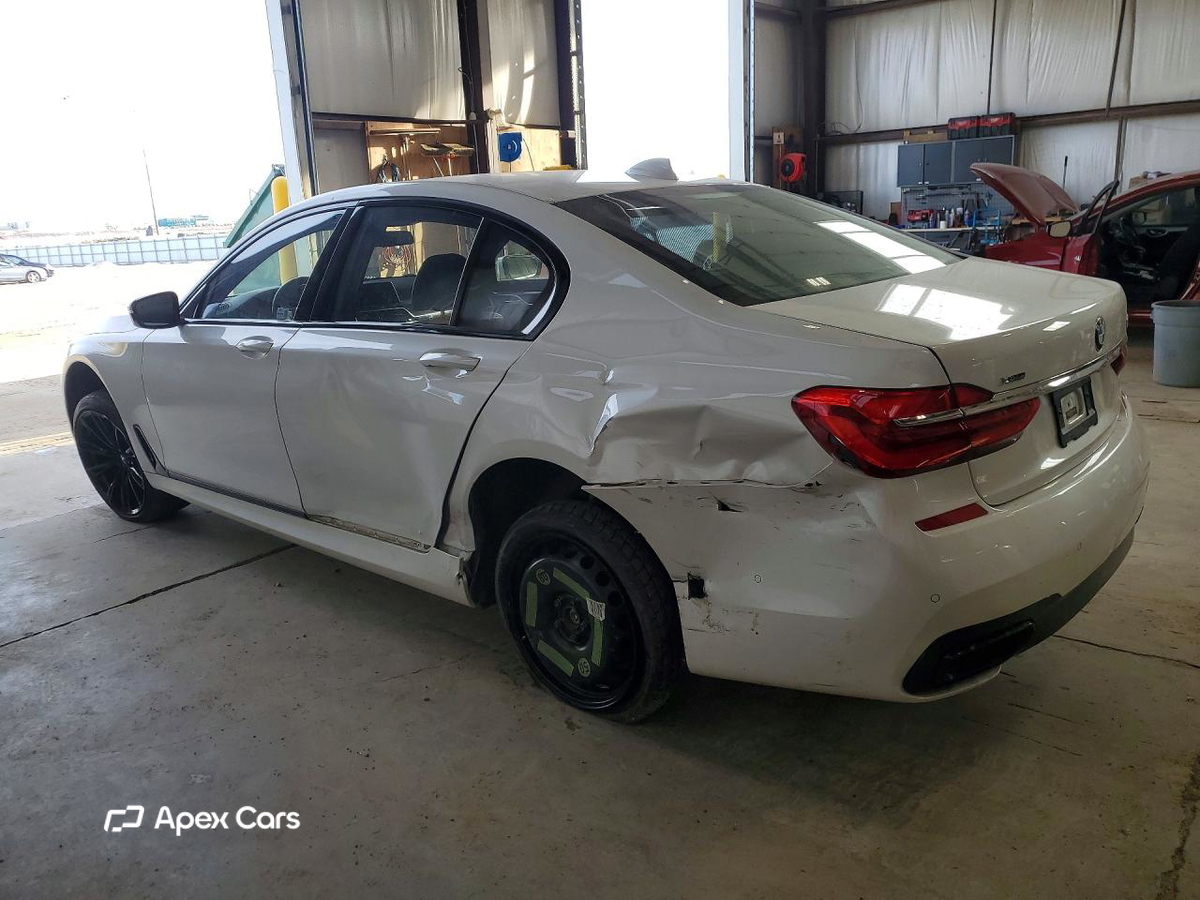 BMW Series 7 2016