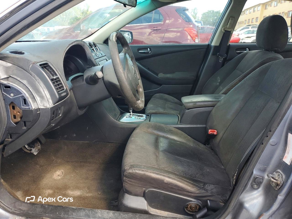 Nissan Altima 2010