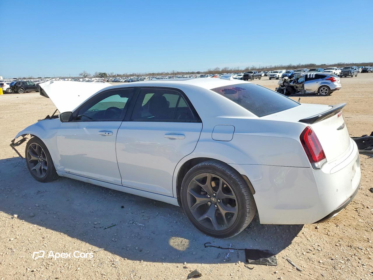 Chrysler 300 2022