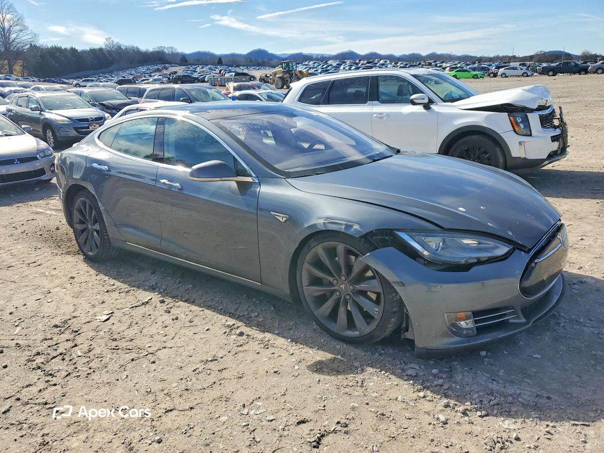 Tesla Model S 2013