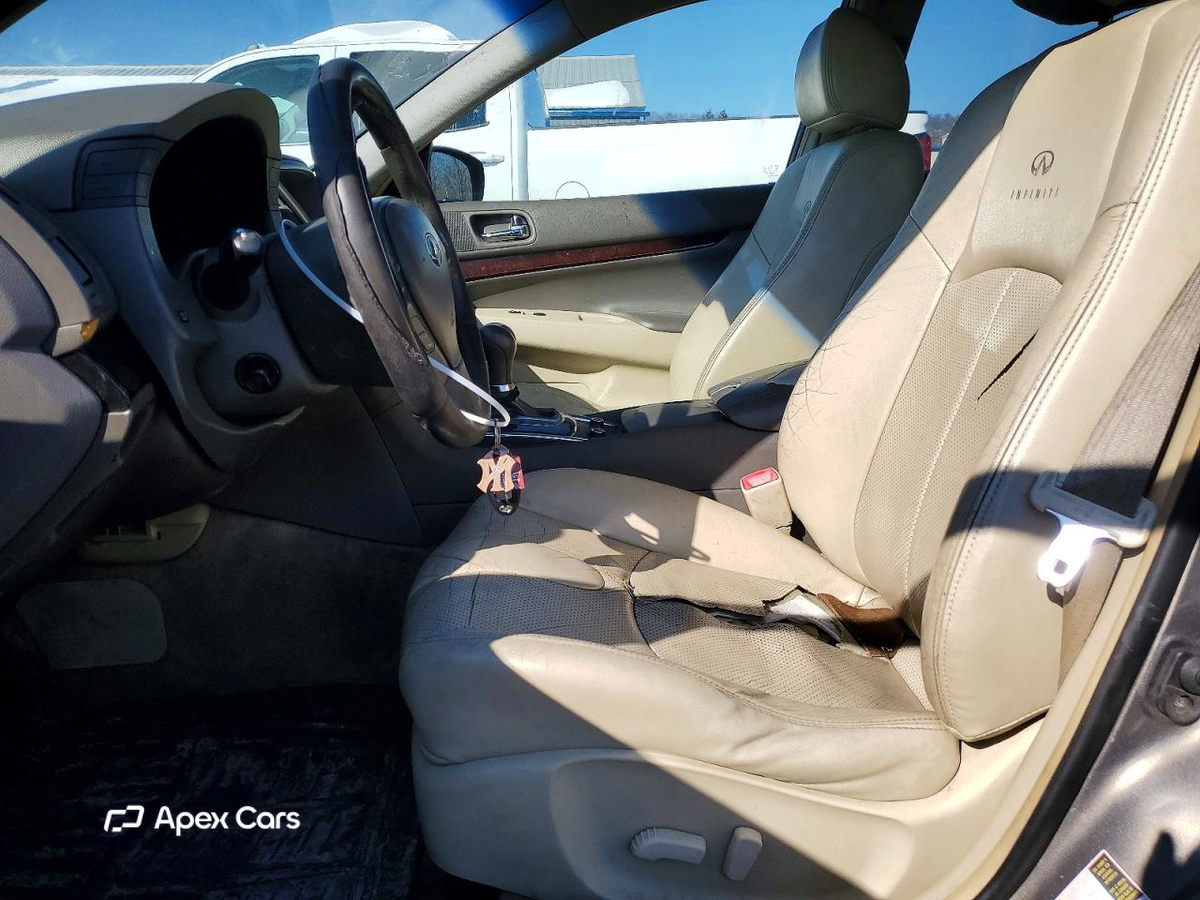Infiniti G 2010