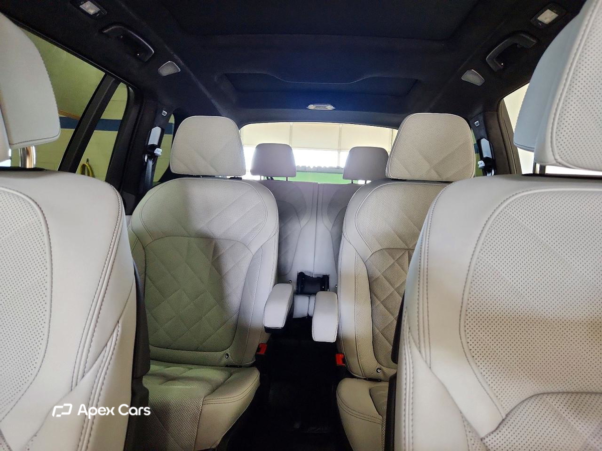 BMW X7 2025