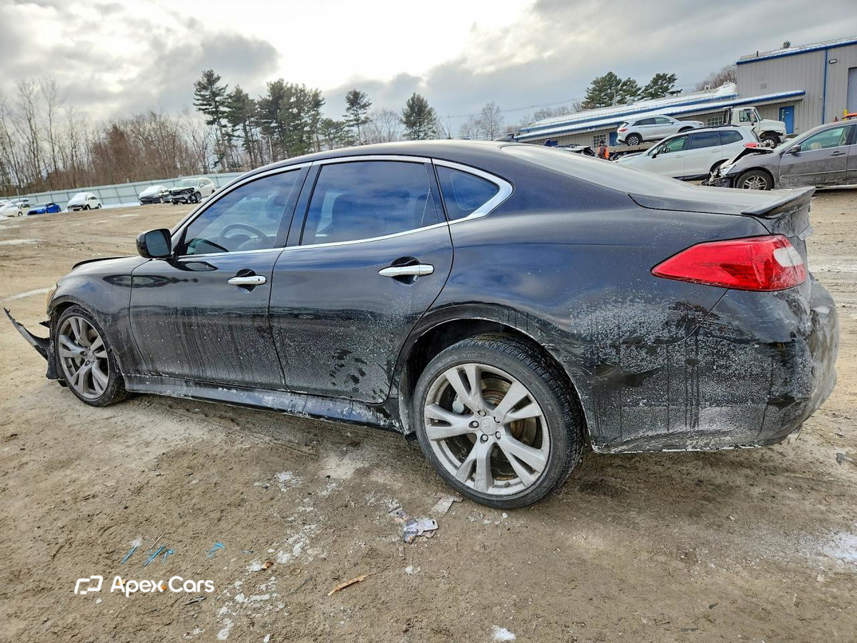 Infiniti M 2013