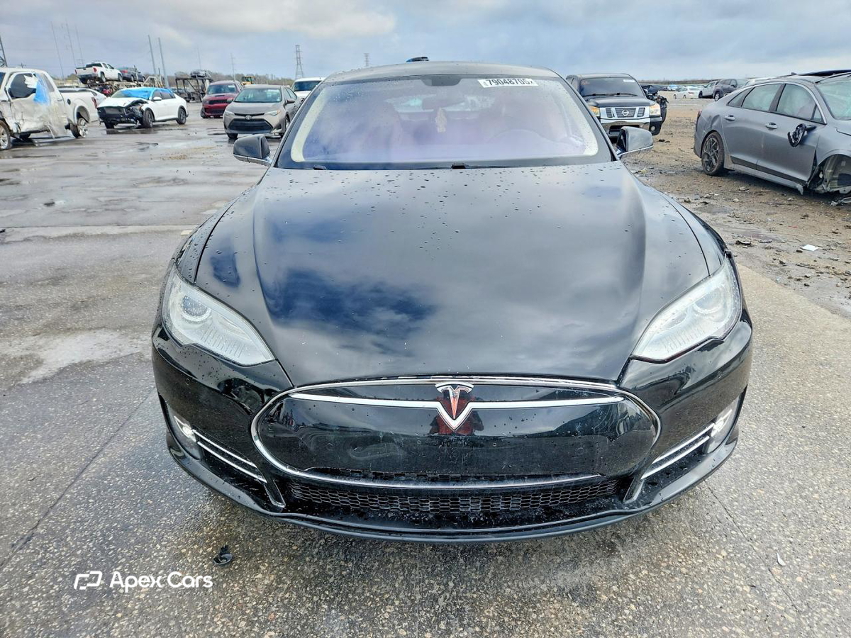 Tesla Model S 2014