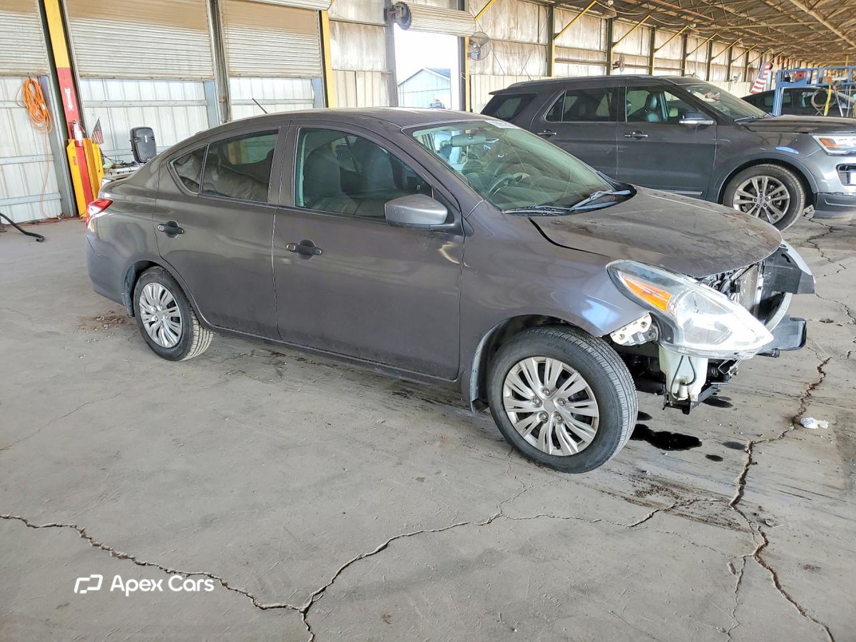 Nissan Versa 2016
