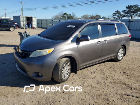 Toyota Sienna 2011 - Image 1 of 14