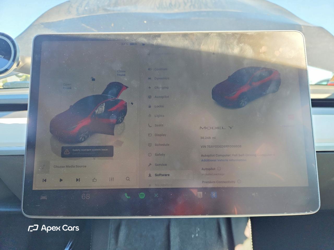 Tesla Model Y 2024