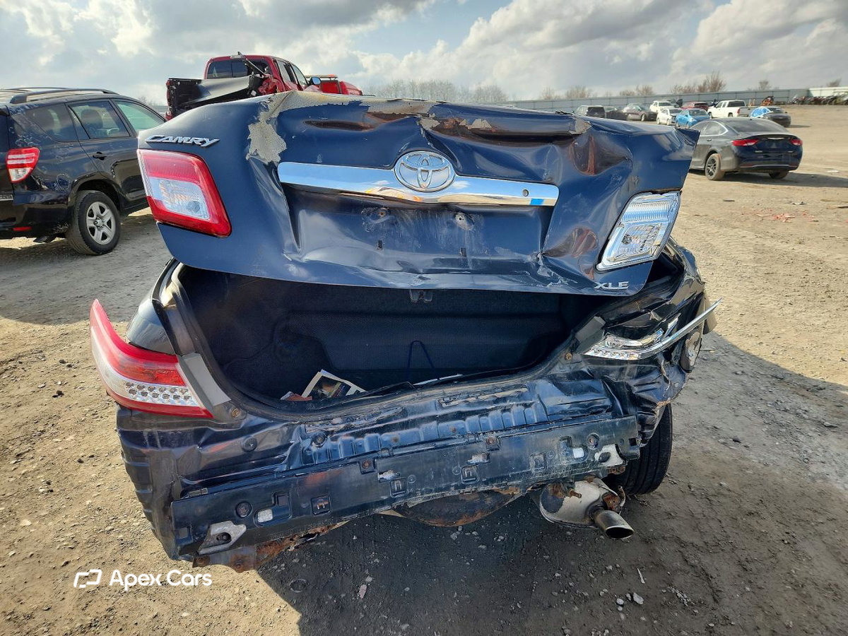 Toyota Camry 2011