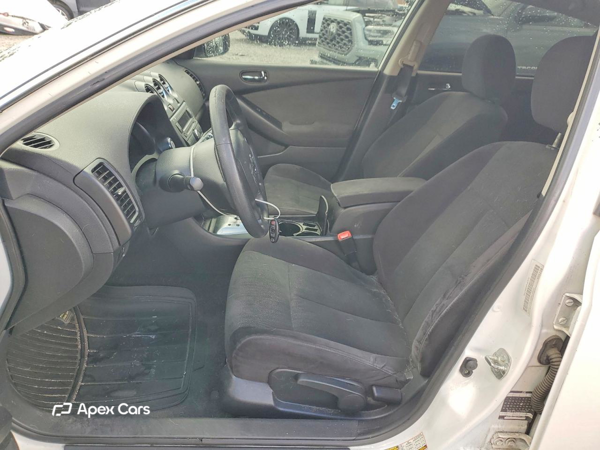 Nissan Altima 2011