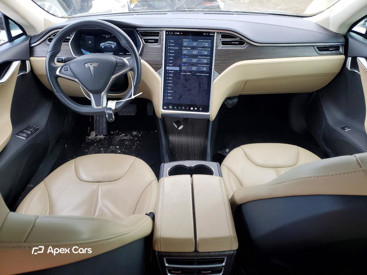 Tesla Model S 2015