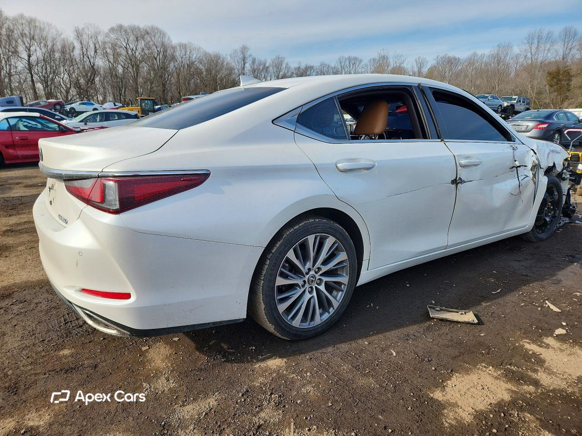 Lexus ES 2020