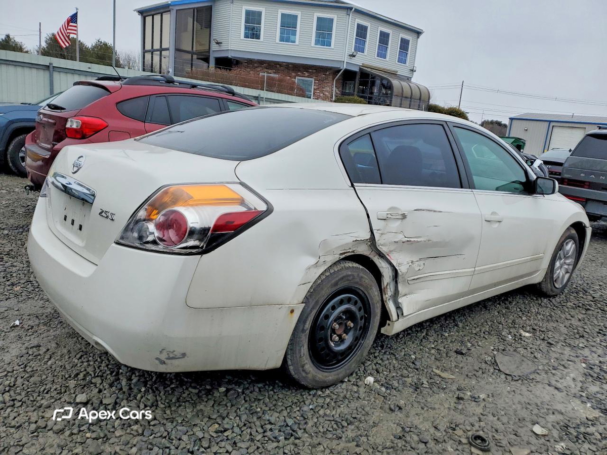 Nissan Altima 2010