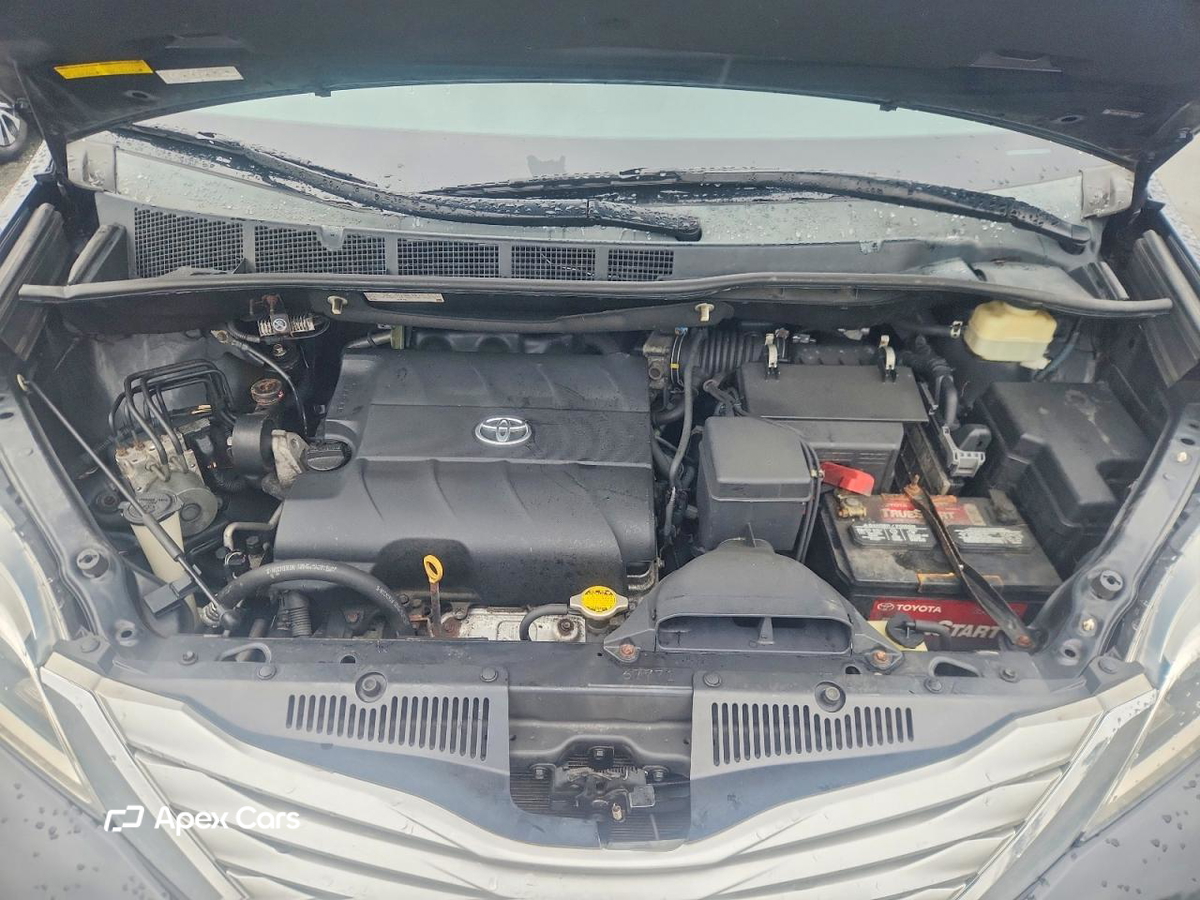 Toyota Sienna 2015