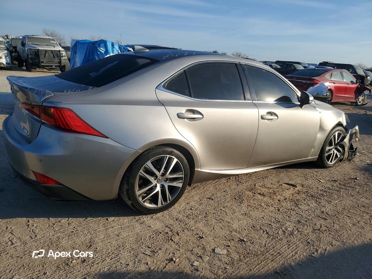 Lexus IS 2020