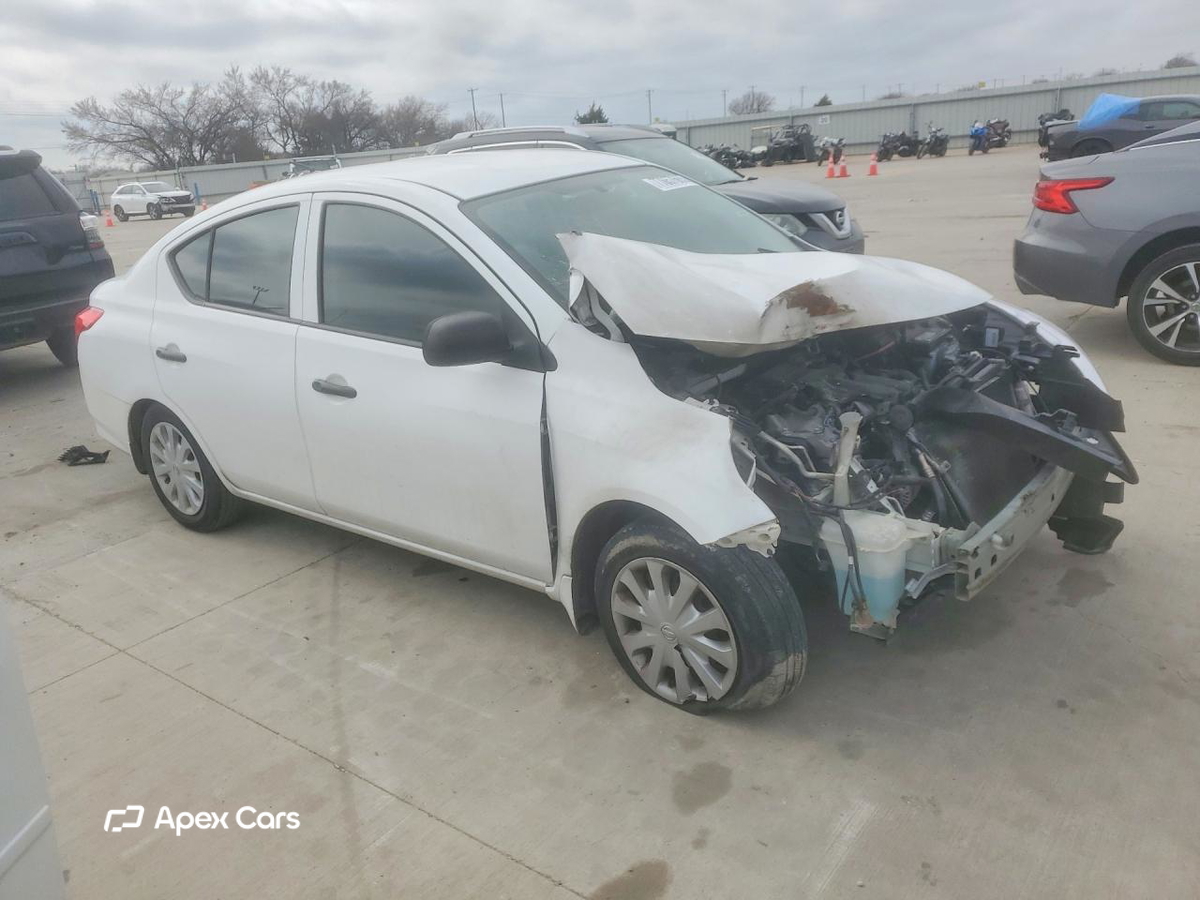 Nissan Versa 2015