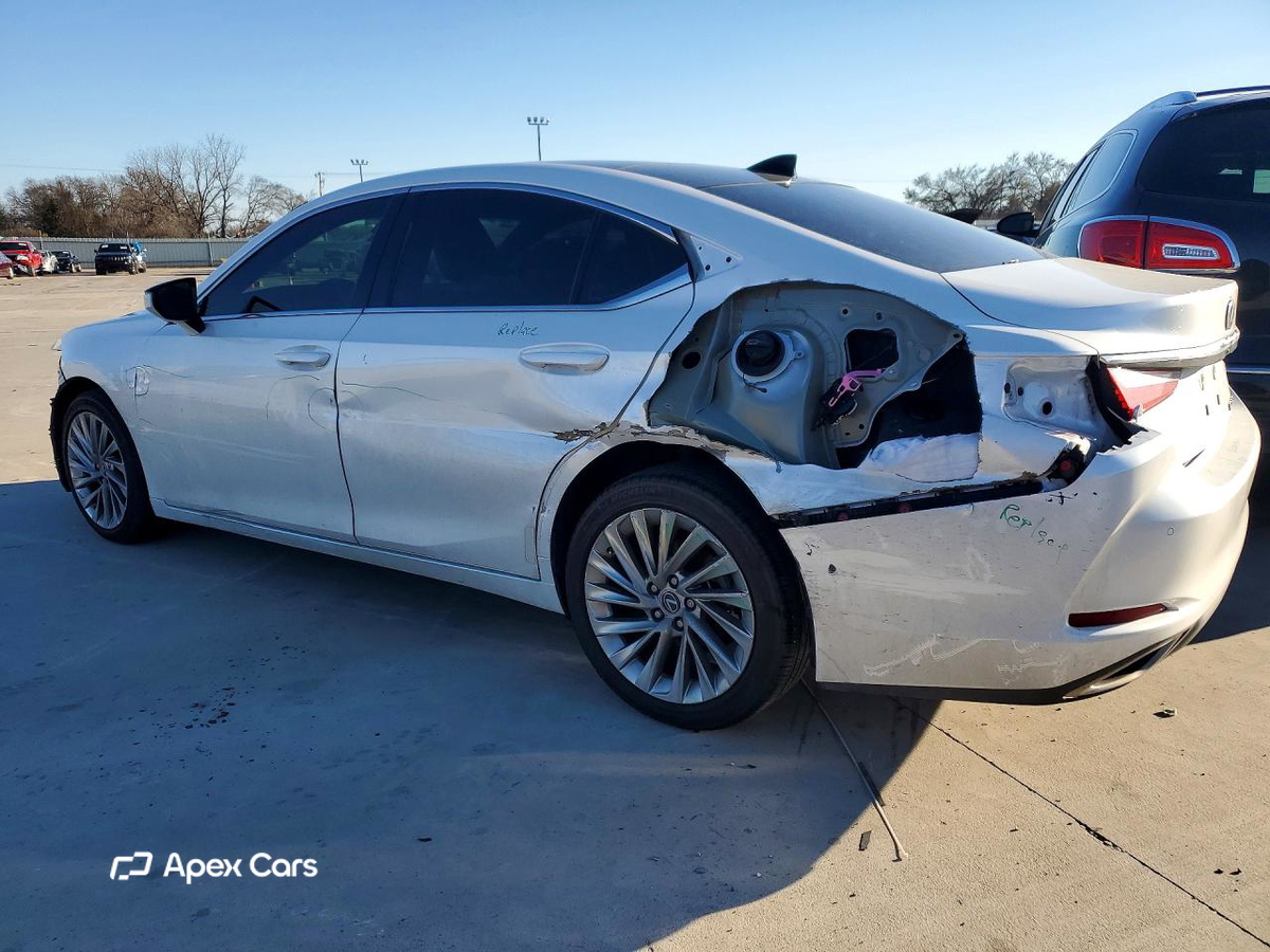 Lexus ES 2019