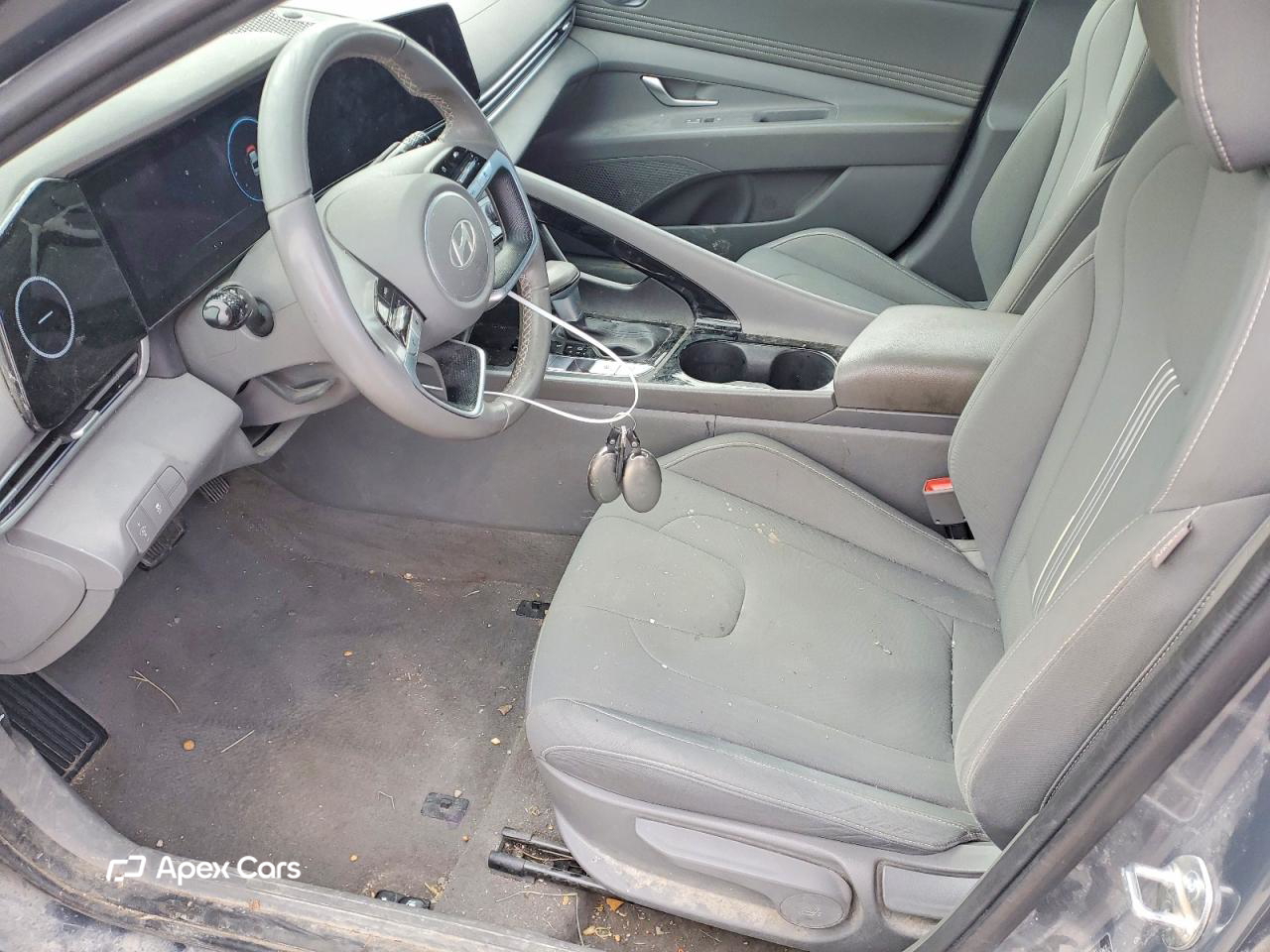 Hyundai Elantra 2024