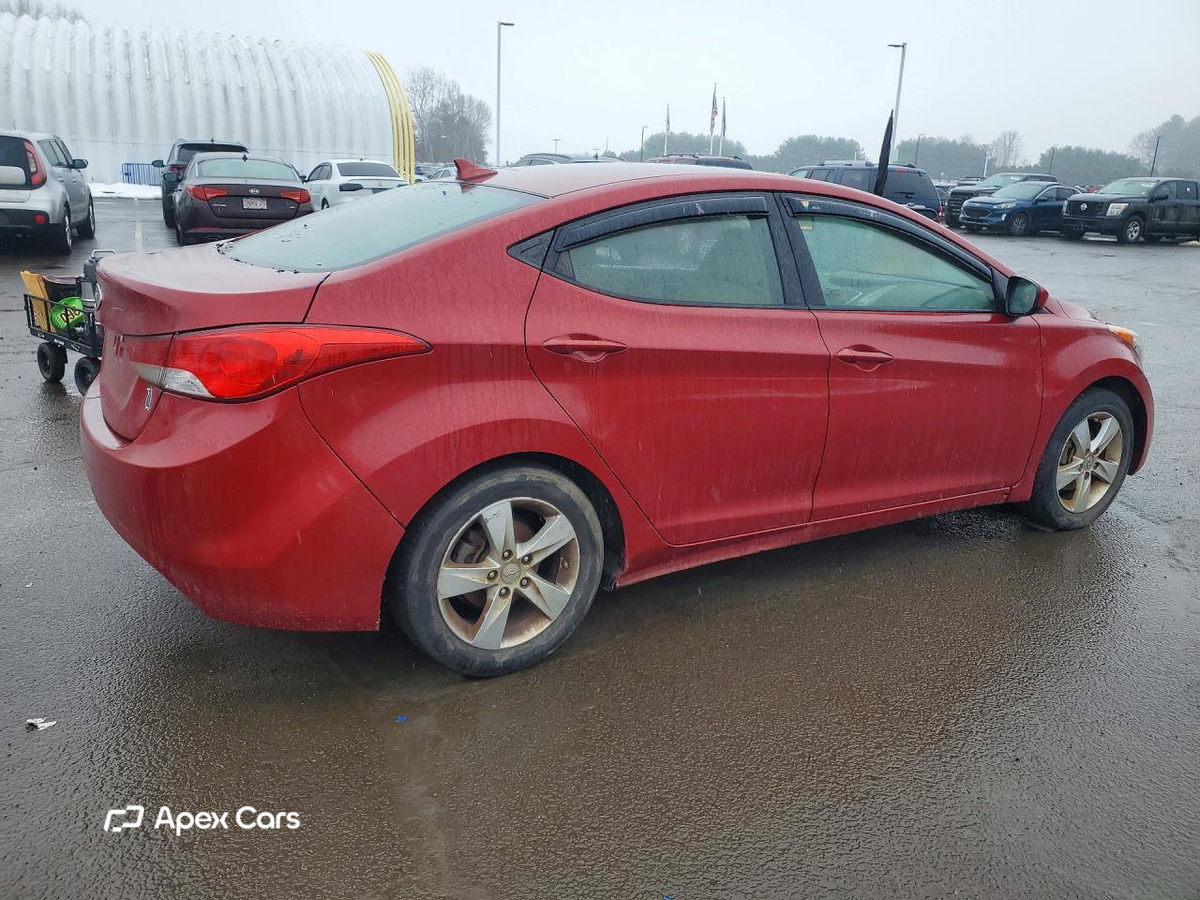 Hyundai Elantra 2012