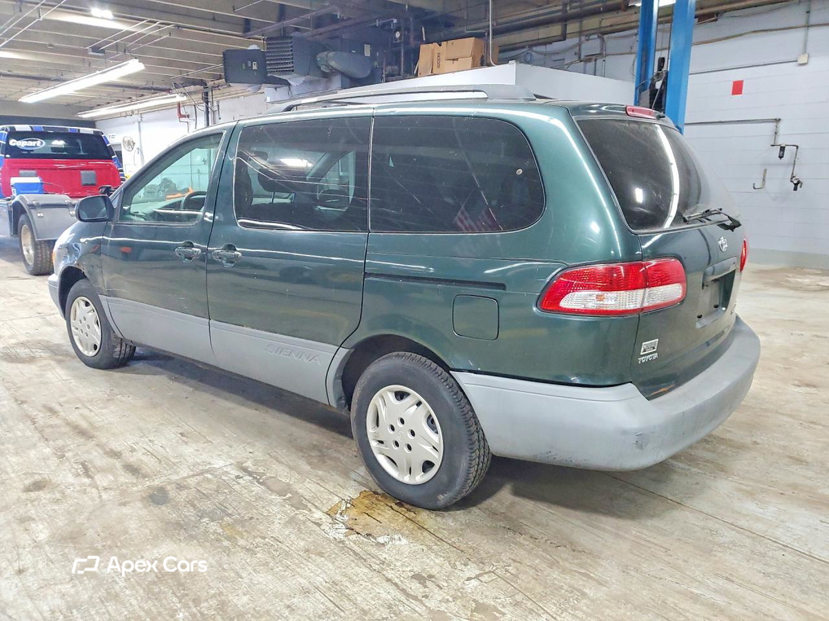 Toyota Sienna 2002