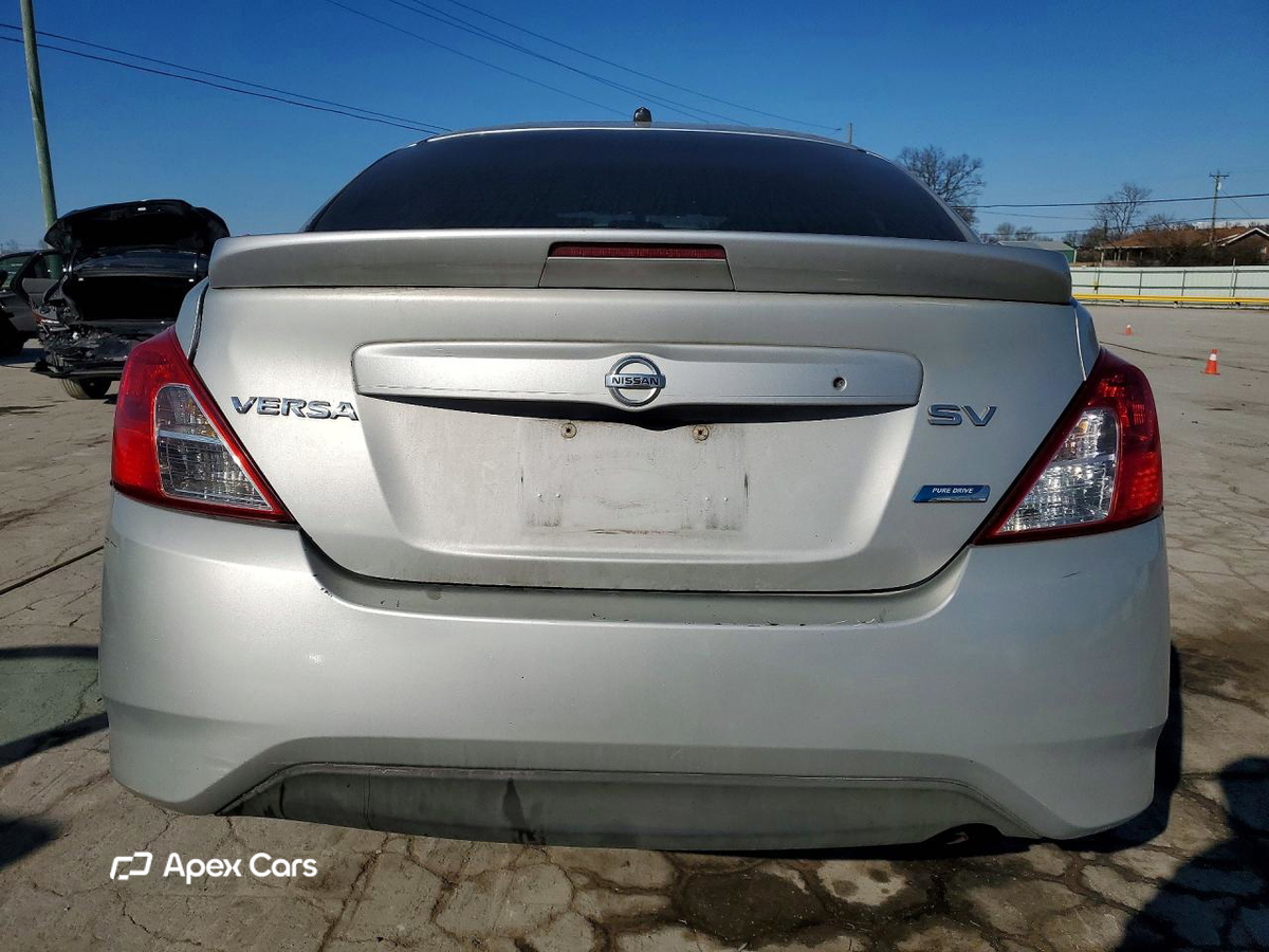 Nissan Versa 2016