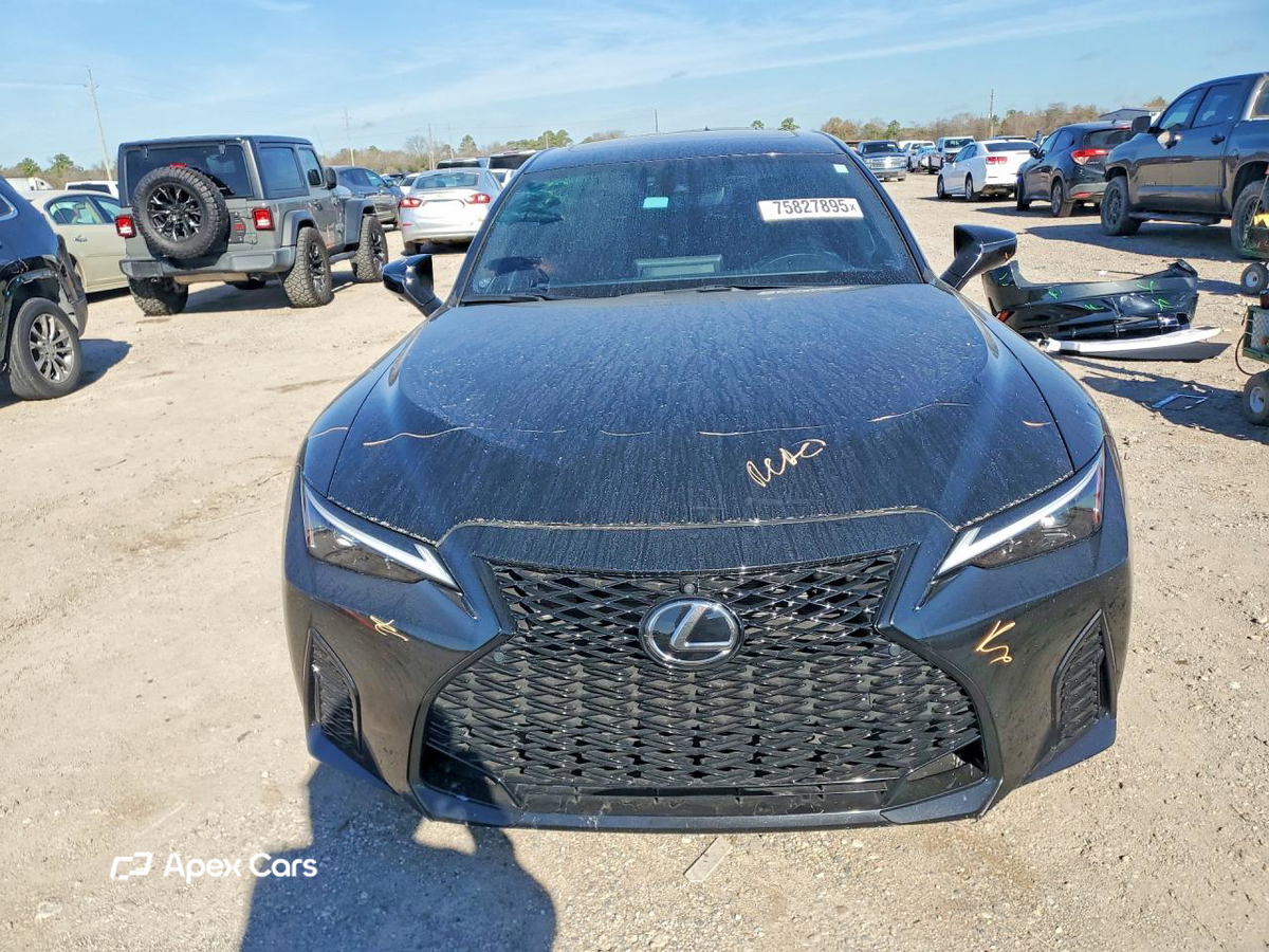 Lexus IS 2025
