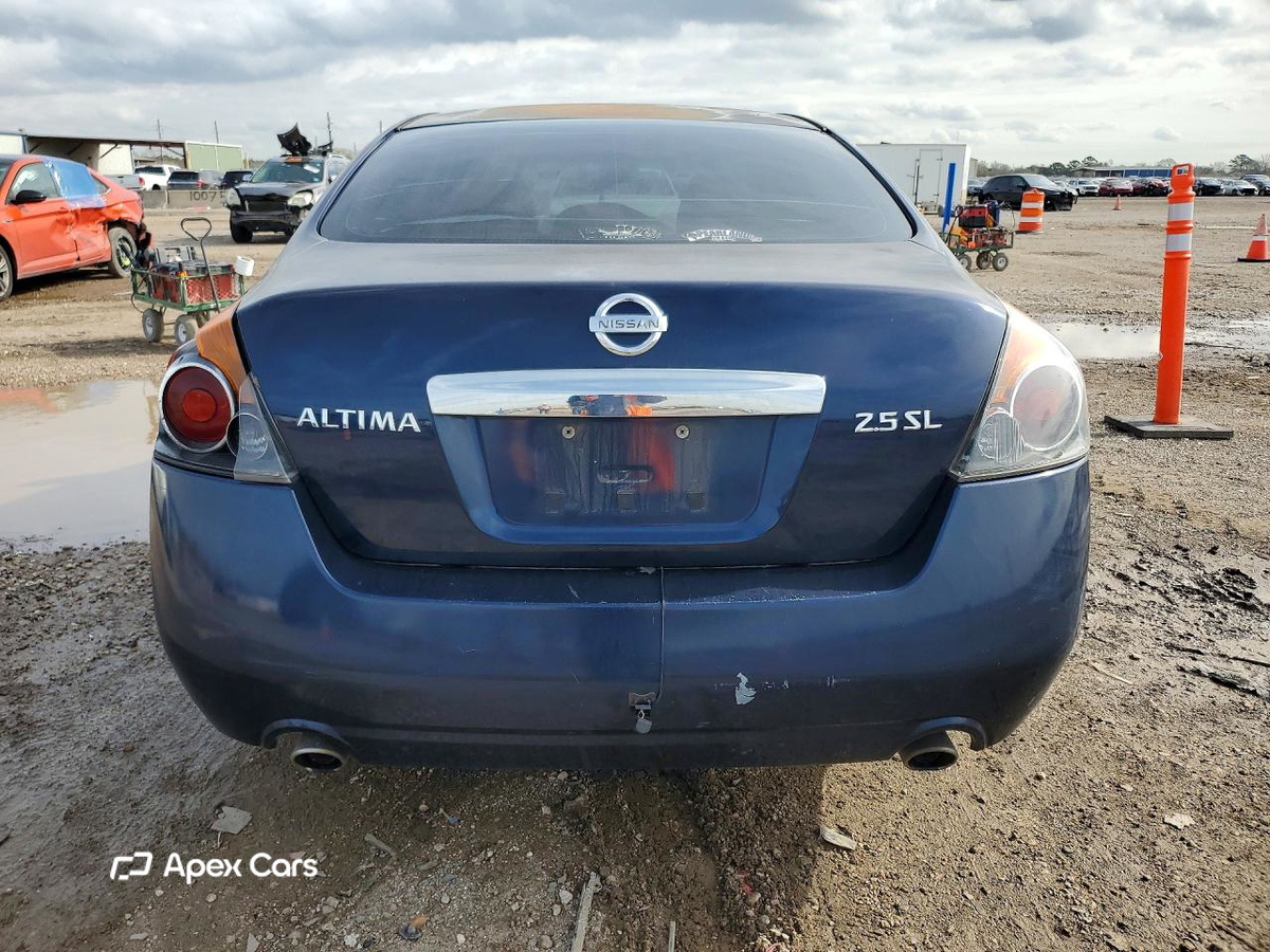 Nissan Altima 2010