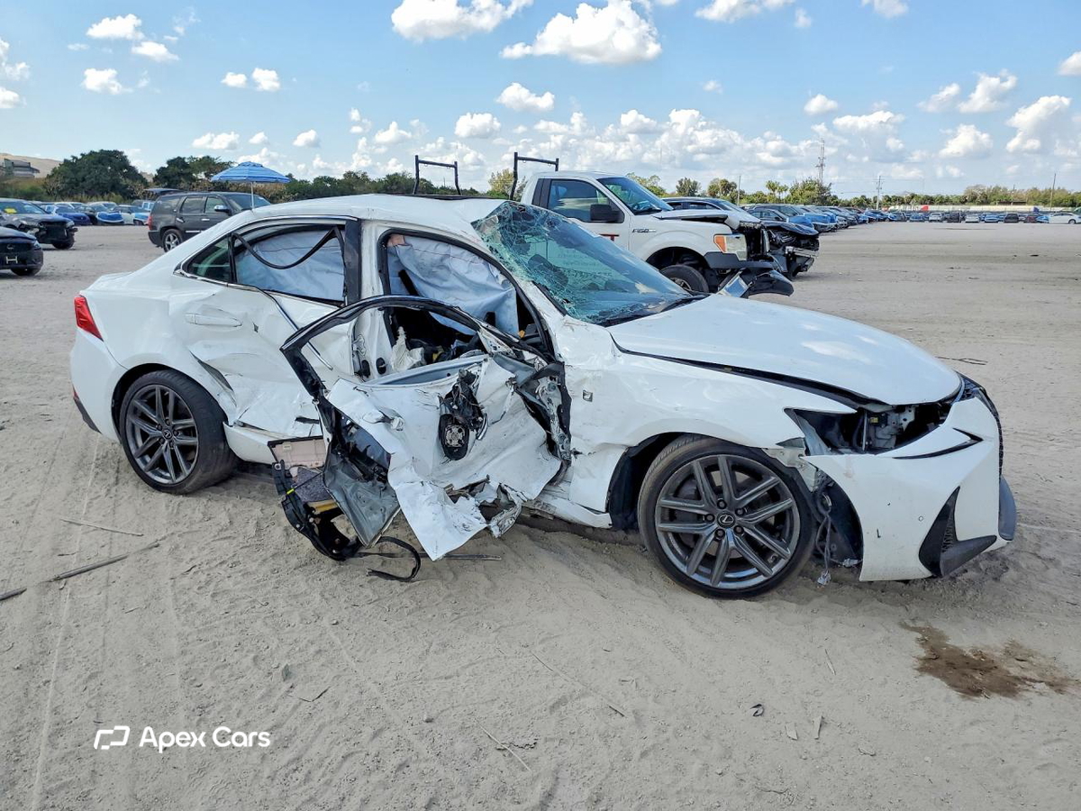 Lexus IS 2019