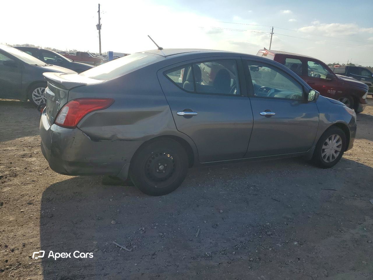 Nissan Versa 2016