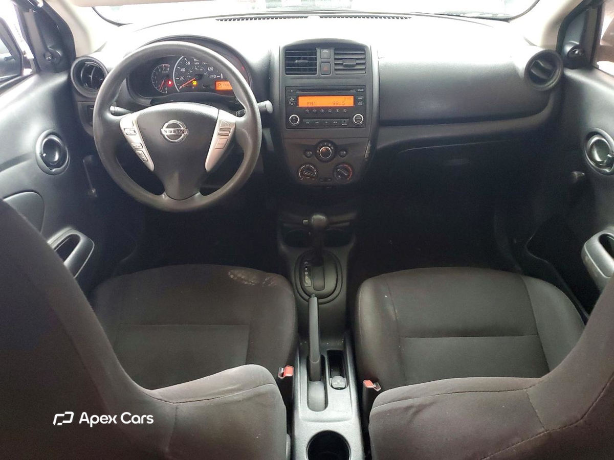 Versa 2015