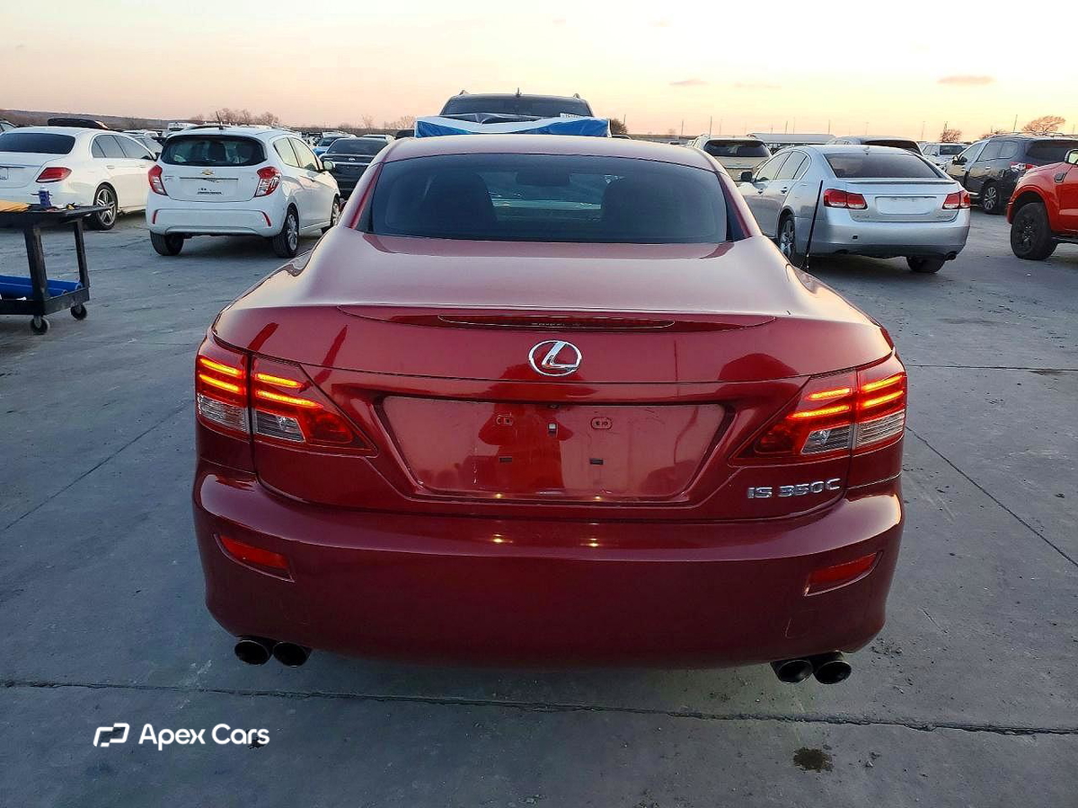 Lexus IS 2011