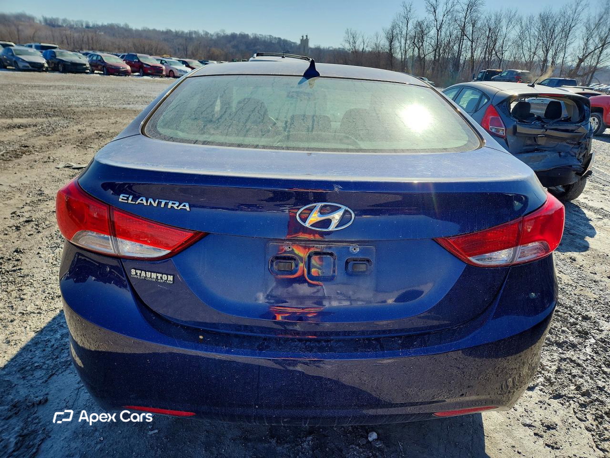 Hyundai Elantra 2013