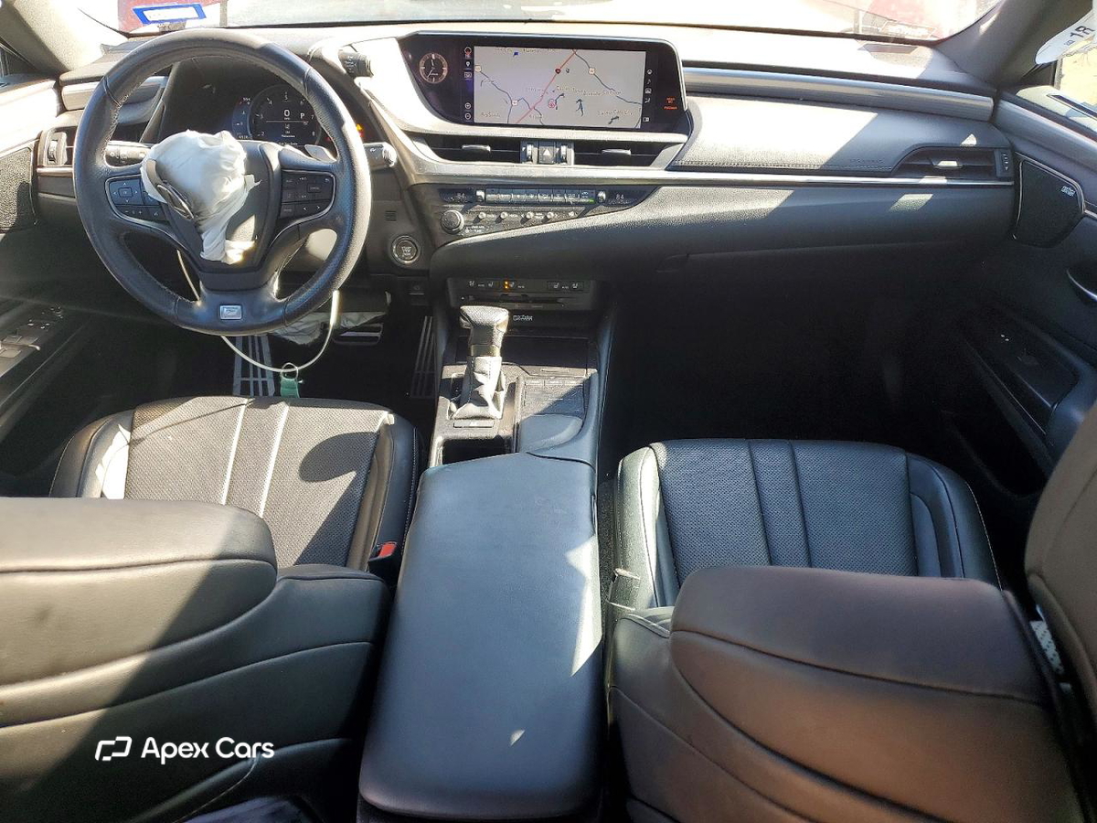 Lexus ES 2019